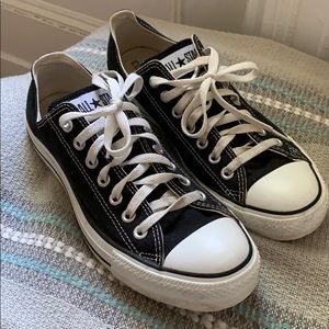 Black Barely Worn Mens/ Women's Converse